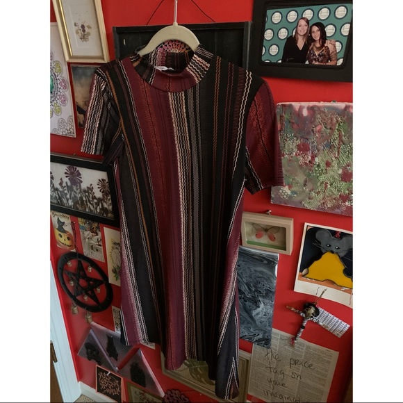 SIMPLE STRIPED BCBG DRESS - Picture 2 of 4